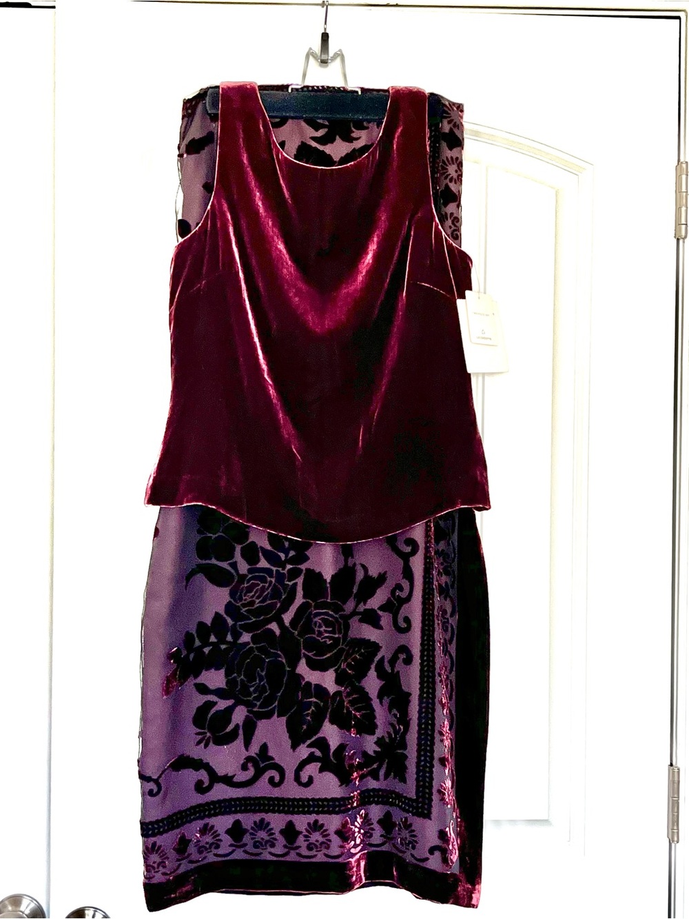 Liz Claiborne Vintage‎ NWT 2 Piece Burgundy Top and Burnout Skirt Set Size 8
